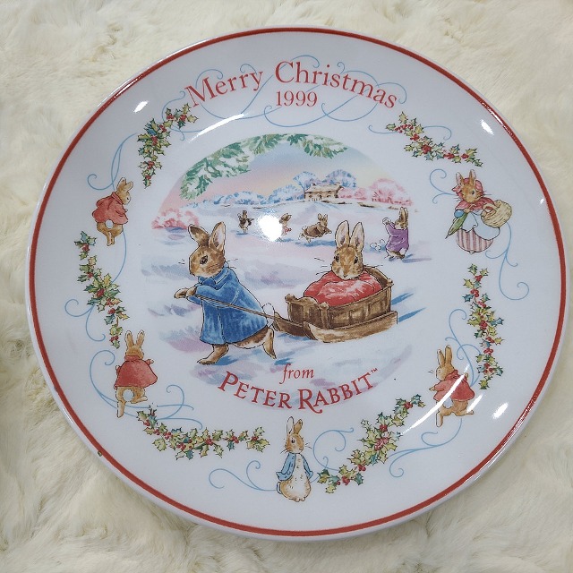 빈티지 앤틱접시 영국 웨지우드 Wedgwood 피터래빗 크리스마스 1999년 Petter Rabbit 장식플레이트 접시