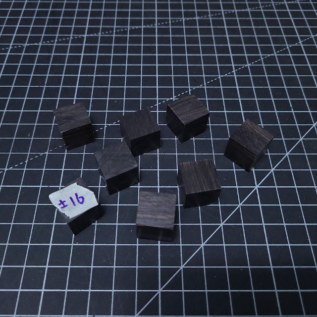 (8개) 16mm 음핑고 블랙우드 묵주 염주 구슬깎기 주사위 만들기용 깍두기 미니 큐브 세트